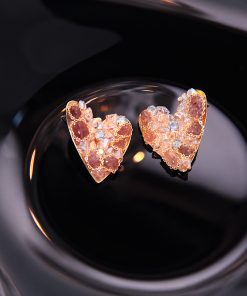 Heart-Shaped Crystal Earrings with Peach Elements â€“ Elegant Niche Design for Spring and Summer Versatile Accessories