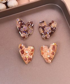 Heart-Shaped Crystal Earrings with Peach Elements â€“ Elegant Niche Design for Spring and Summer Versatile Accessories