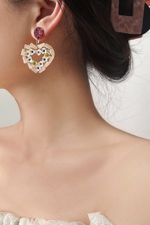 Heart-Shaped Flower Stud Earrings, Hollow Alloy Design, Elegant 2025 Spring/Summer Trend for a Chic Look