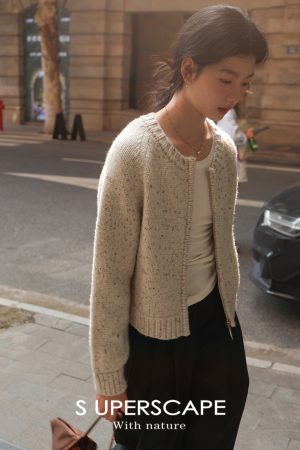 Heavyweight Merino Wool Round Neck Short Chanel-Style Knitted Cardigan - Chic Essential for Fall and Winter Fashion