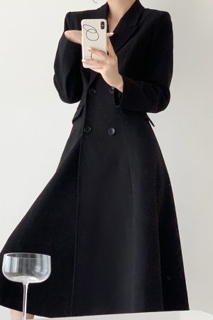 Hepburn-Style Black Wool Coat for Women, Elegant Long Waist-Cinching Thick Overcoat, Slimming High-End Fashion 90s Inspired