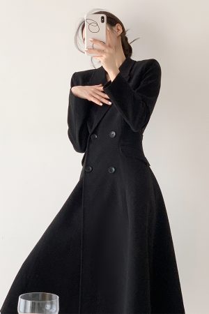 Hepburn-Style Black Wool Coat for Women, Elegant Long Waist-Cinching Thick Overcoat, Slimming High-End Fashion 90s Inspired
