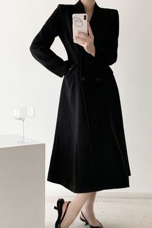 Hepburn-Style Black Wool Coat for Women, Elegant Long Waist-Cinching Thick Overcoat, Slimming High-End Fashion 90s Inspired