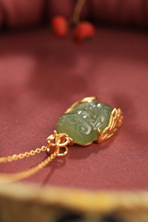 Hetian Jade Cicada Pendant for Women - Good Luck Charm for Graduate School Entrance Exams and College Success