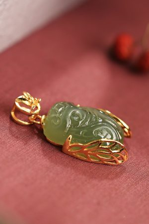 Hetian Jade Cicada Pendant for Women - Good Luck Charm for Graduate School Entrance Exams and College Success