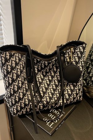 High-Capacity Women's Canvas Shoulder Tote Bag - Trendy Spring and Summer Commuting Handbag