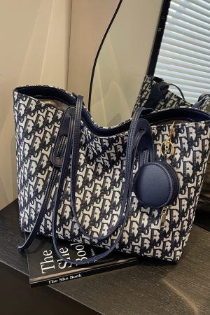 High-Capacity Women's Canvas Shoulder Tote Bag - Trendy Spring and Summer Commuting Handbag