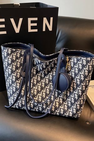 High-Capacity Women's Canvas Shoulder Tote Bag - Trendy Spring and Summer Commuting Handbag