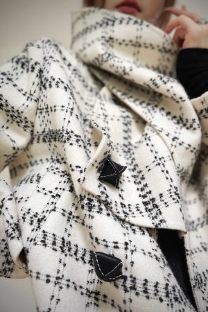 High-Design Double-Sided Wool Cloak Scarf Collar Short Coat for Winter - Stylish Prague Time Outerwear