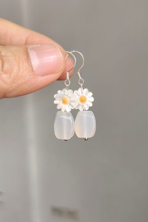 High-End 925 Sterling Silver Natural White Agate Chalcedony Shell Sunflower Earrings - Light Luxury Women's Jewelry 2025