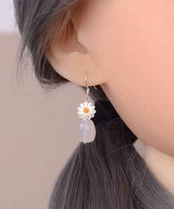 High-End 925 Sterling Silver Natural White Agate Chalcedony Shell Sunflower Earrings - Light Luxury Women's Jewelry 2025