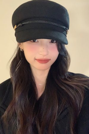 High-End Black Beret for Women - Autumn Winter 2025, Large Head Circumference, Warm Newsboy Hat, Flattering British Style