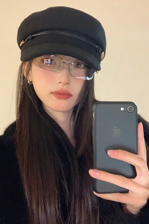 High-End Black Beret for Women - Autumn Winter 2025, Large Head Circumference, Warm Newsboy Hat, Flattering British Style