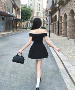 High-End Black One-Shoulder Dress for Women - French Style, Waist-Cinching, Spliced Short Skirt - Summer Fashion Essential
