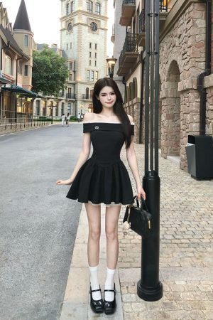 High-End Black One-Shoulder Dress for Women - French Style, Waist-Cinching, Spliced Short Skirt - Summer Fashion Essential