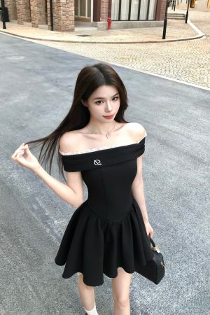 High-End Black One-Shoulder Dress for Women - French Style, Waist-Cinching, Spliced Short Skirt - Summer Fashion Essential