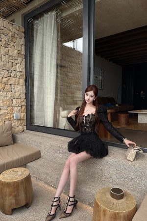 High-End Black Tulle Puff Skirt for Women - Socialite Style, Elegant Short Design, Perfect for 90s and Y2K Fashion