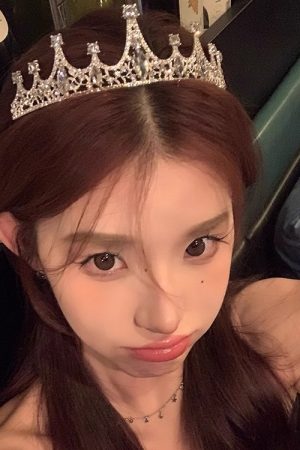 High-End Crystal Crown Headband for Adults - Elegant Diamond Bridal Hair Accessory for 18th Birthday and Weddings