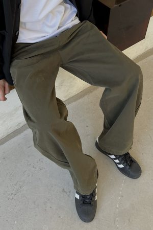 High-End Deep Green Retro Casual Pants for Men - Youthful Trendy Straight-Leg Distressed Long Trousers