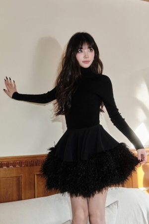 High-End Design Patchwork Feather Midi Skirt - Elegant Slimming Puff Skirt for 90s Inspired Fashion