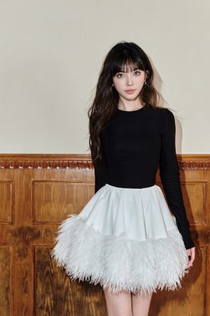 High-End Design Patchwork Feather Midi Skirt - Elegant Slimming Puff Skirt for 90s Inspired Fashion