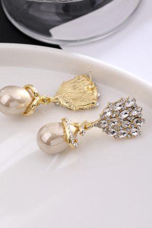 High-End Diamond-Inlaid Water Drop Pearl Stud Earrings, French Socialite Style, Luxury Ear Accessories for Women, S925