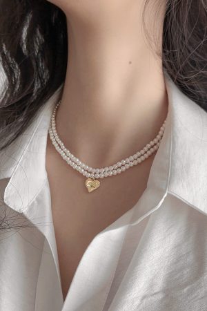 High-End Double-Layer Pearl Necklace with Heart Pendant - Exquisite French Style Clavicle Chain for Elegant Fashion