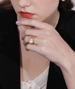 High-End Floating French White Shell Square Ring for Women, European American Gold Wide Band, Versatile Fashion Accessory