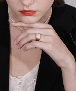 High-End Floating French White Shell Square Ring for Women, European American Gold Wide Band, Versatile Fashion Accessory