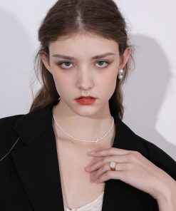 High-End Floating French White Shell Square Ring for Women, European American Gold Wide Band, Versatile Fashion Accessory