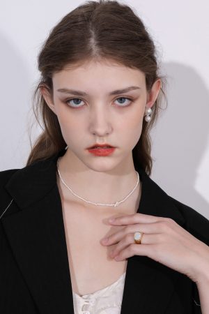 High-End Floating French White Shell Square Ring for Women, European American Gold Wide Band, Versatile Fashion Accessory