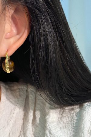 High-End Floating Heart Tiger Eye Stone Earrings - Unique Niche Design Ear Clips for Autumn Winter Fashion
