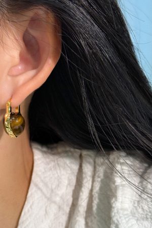 High-End Floating Heart Tiger Eye Stone Earrings - Unique Niche Design Ear Clips for Autumn Winter Fashion