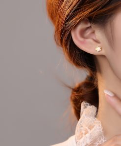 High-End Floral Screw Fastening Stud Earrings - Unique Niche Design Accessories for Girls - Trendy 2025 Fashion