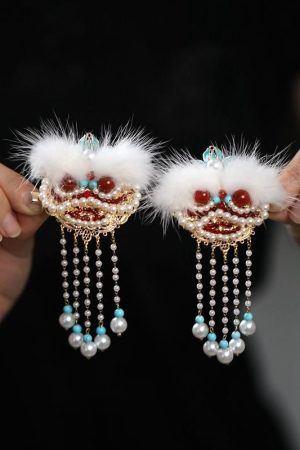 High-End Fluffy Lion Dance Hair Clips for Girls - Cute Ancient Style Hanfu Hair Accessories for Autumn and Winter 2025