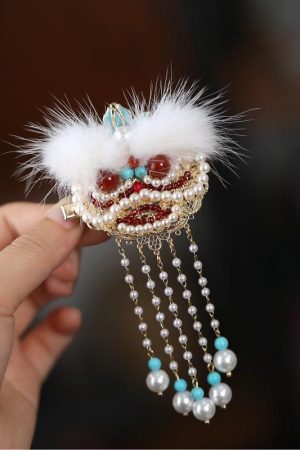 High-End Fluffy Lion Dance Hair Clips for Girls - Cute Ancient Style Hanfu Hair Accessories for Autumn and Winter 2025