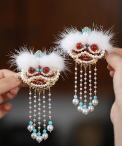 High-End Fluffy Lion Dance Hair Clips for Girls - Cute Ancient Style Hanfu Hair Accessories for Autumn and Winter 2025