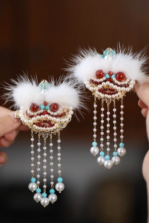 High-End Fluffy Lion Dance Hair Clips for Girls - Cute Ancient Style Hanfu Hair Accessories for Autumn and Winter 2025