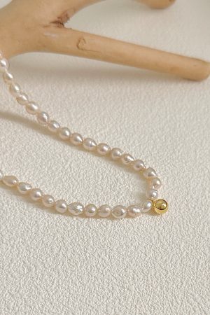 High-End French Baroque Freshwater Pearl Necklace - Minimalist Elegant Retro Choker, Niche Design, Luxury Accessory