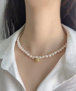 High-End French Baroque Freshwater Pearl Necklace - Minimalist Elegant Retro Choker, Niche Design, Luxury Accessory