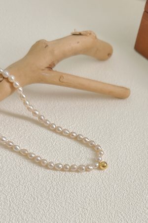 High-End French Baroque Freshwater Pearl Necklace - Minimalist Elegant Retro Choker, Niche Design, Luxury Accessory