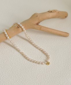 High-End French Baroque Freshwater Pearl Necklace - Minimalist Elegant Retro Choker, Niche Design, Luxury Accessory