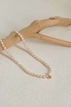 High-End French Baroque Freshwater Pearl Necklace - Minimalist Elegant Retro Choker, Niche Design, Luxury Accessory