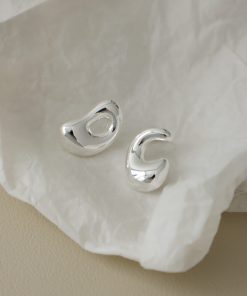 High-End French Minimalist Glossy Textured Irregular Gold-Plated Silver Needle Stud Earrings