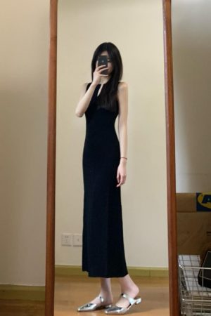 High-End French-Style Black Sleeveless Knitted Dress for Women with Waist-Cinching Inner Layer - Chic Summer Maxi Dress