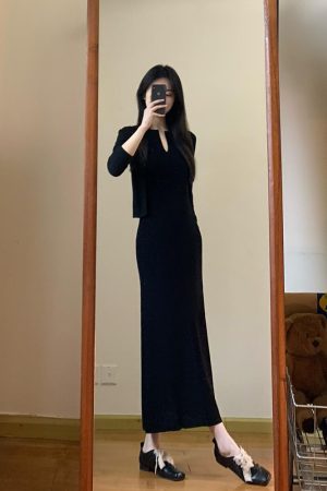 High-End French-Style Black Sleeveless Knitted Dress for Women with Waist-Cinching Inner Layer - Chic Summer Maxi Dress