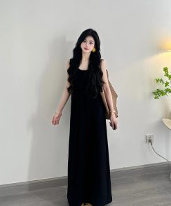 High-End French-Style Black U-Neck Sleeveless Dress for Women, Loose Slimming Knitted Long Skirt, Summer 2025 Fashion