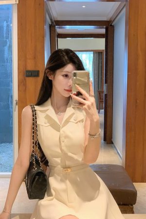 High-End French-Style Sleeveless Shirt Dress for Women - Waist-Cinching, Short Skirt, Trendy Summer Fashion