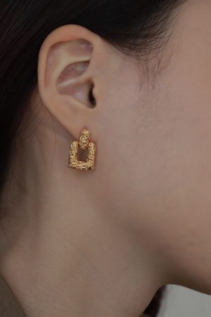 High-End Geometric Irregular Gold-Plated Earrings for Women - Retro European and American Niche Design, Lava-Inspired Style