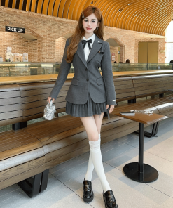 High-End Gray Suit Jacket and Pleated Skirt Set for Women - Chic Academic Style, Perfect for Commuting and Professional Wear